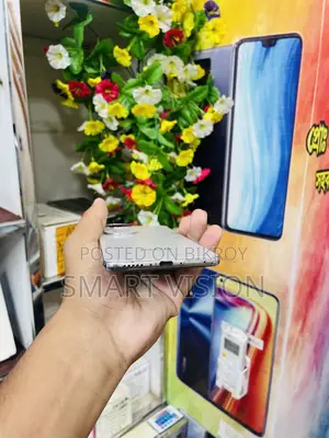 iQOO 128 GB Silver