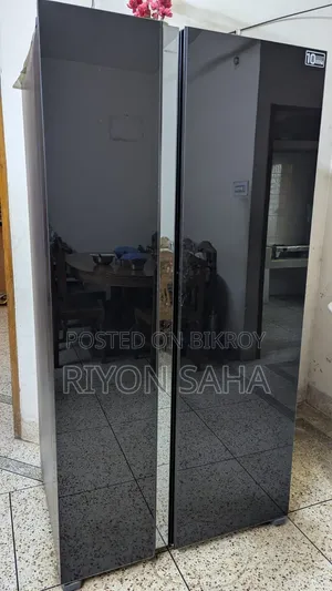 হিটাচি ৬৪১ লিটার সাইড-বাই-সাইড রিফ্রিজারেটর – নতুনের মতো অবস্থা