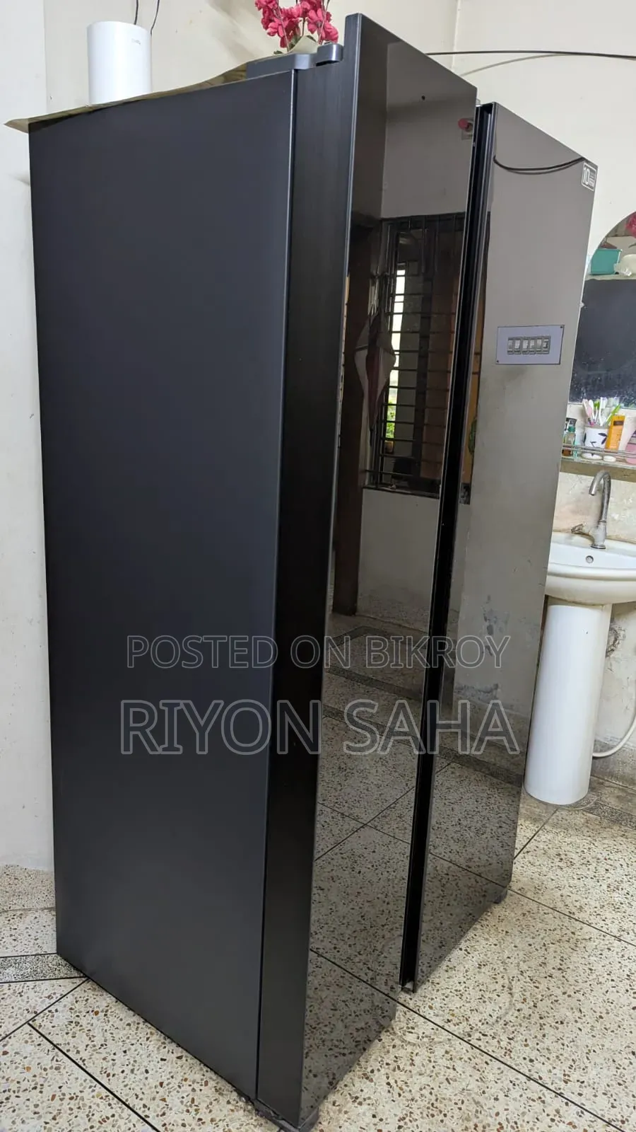 Hitachi 641L Side-by-Side Refrigerator – Like New Condition