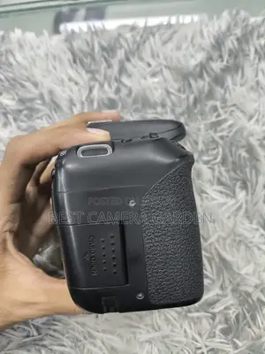 Canon 77D Only Body