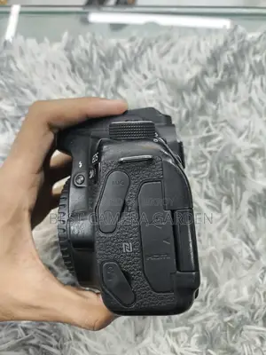 Canon 80D Only Body