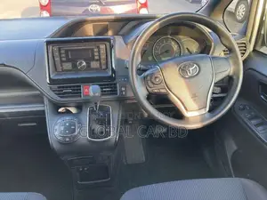 Toyota Noah 2.0 Front Wheel Drive (7 Seater) 2020 Pearl