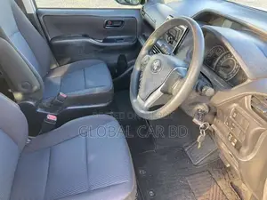 Toyota Noah 2.0 Front Wheel Drive (7 Seater) 2020 Pearl