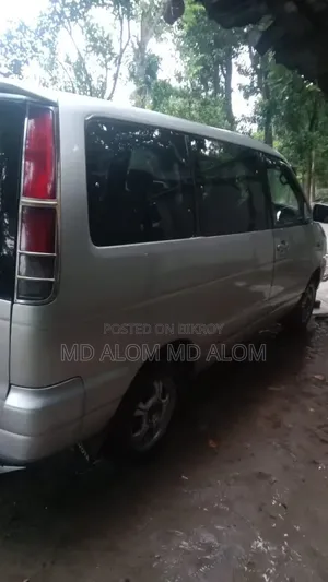 Toyota Noah 2001 Silver