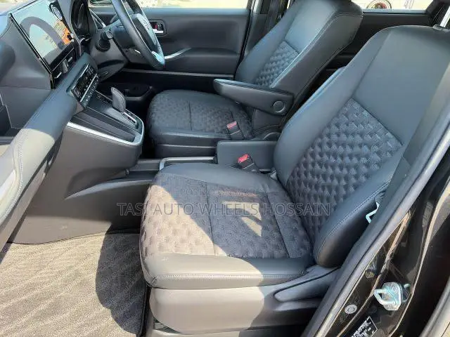 Toyota Voxy Hybrid S-G 2WD 7-Seater 2022 Black