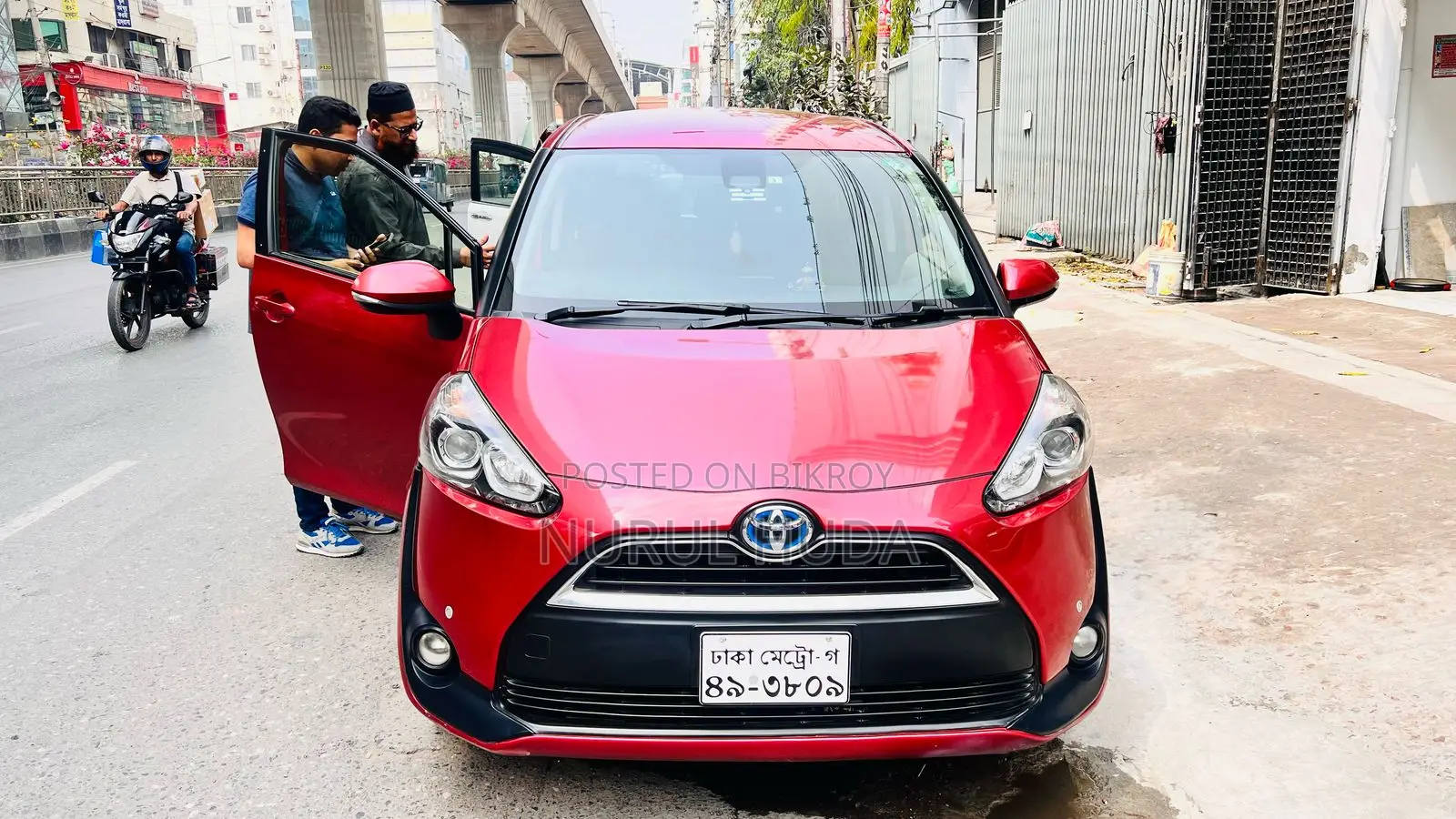Toyota Sienta 2017 Red
