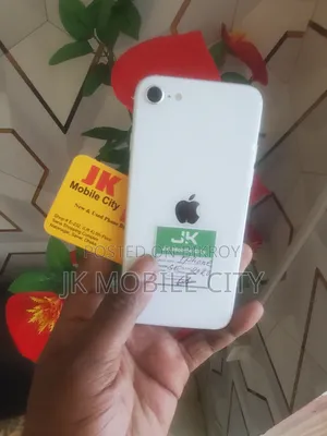 অ্যাপল আইফোন এসই ৬৪ জিবি হোয়াইট
