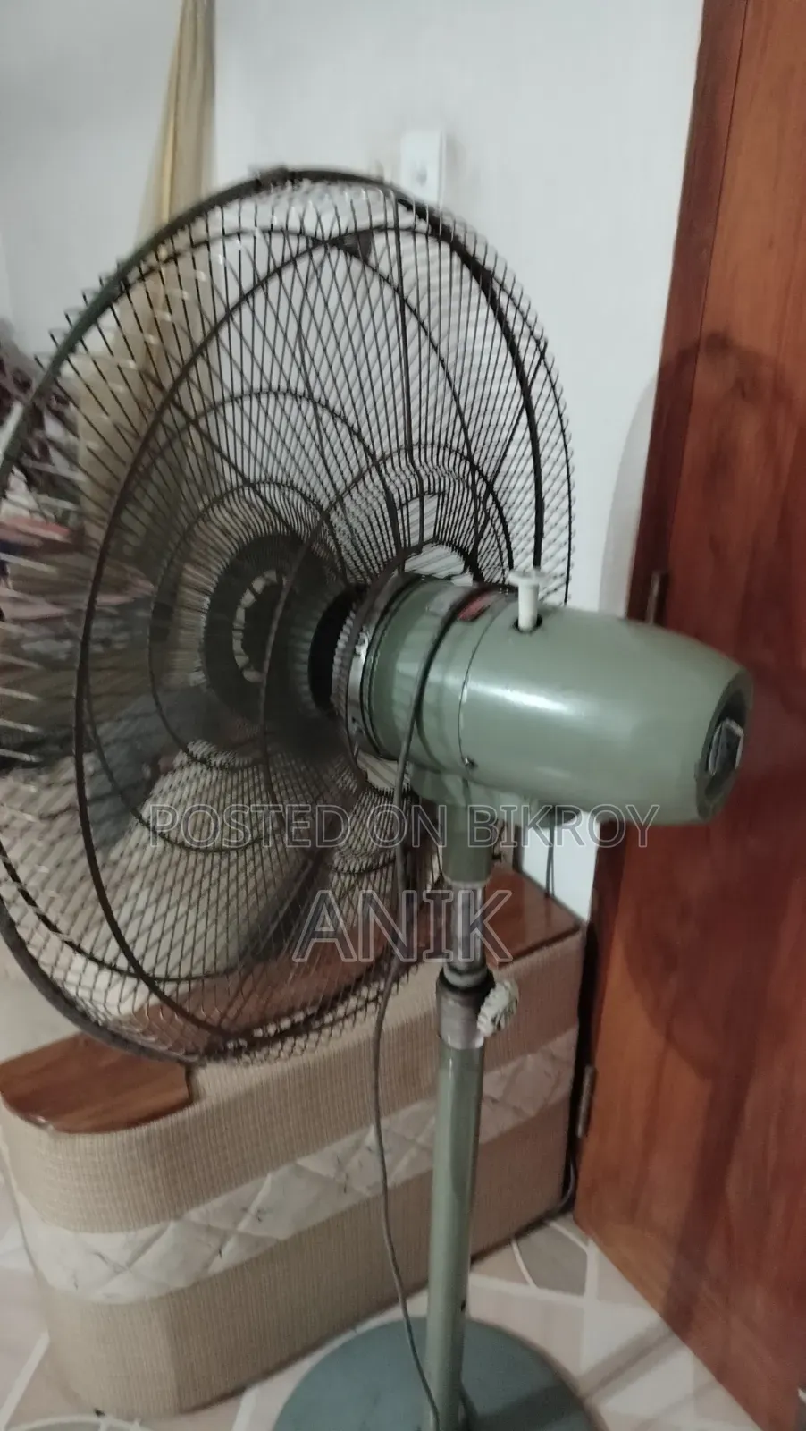 টেবিল ফ্যান পাকিস্তানি