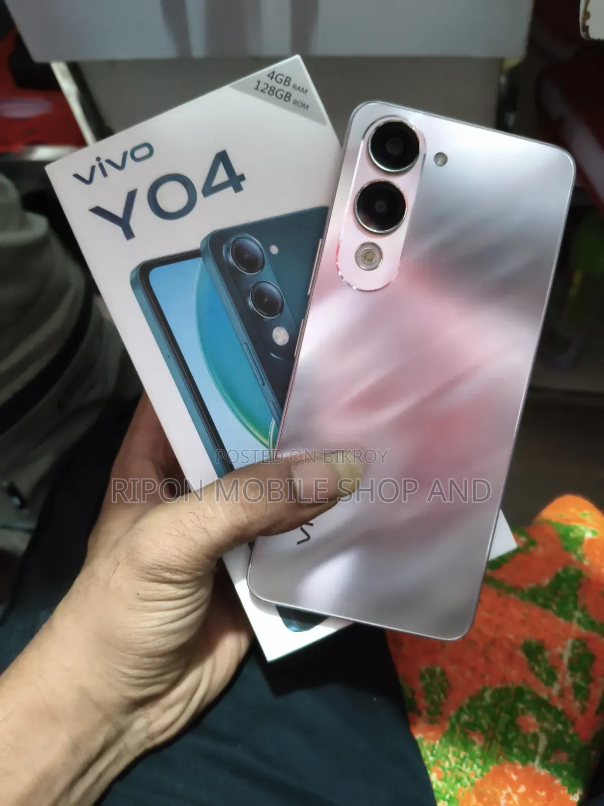 Vivo Y04 128 GB Gold