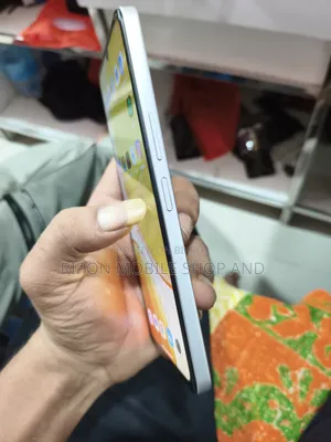 Vivo Y04 128 GB Gold