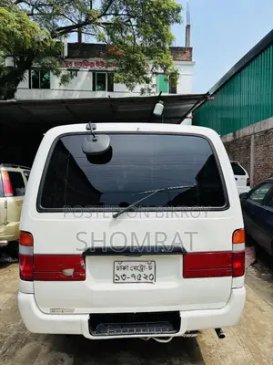 Toyota HiAce 2003 White