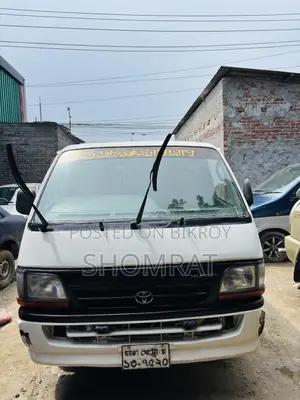 Toyota HiAce 2003 White