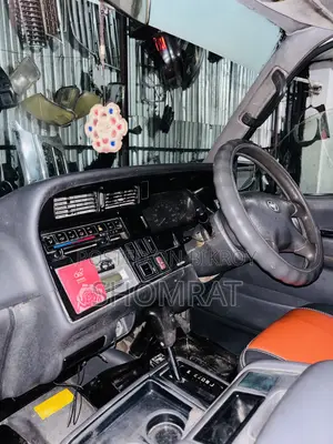 Toyota HiAce 2003 White