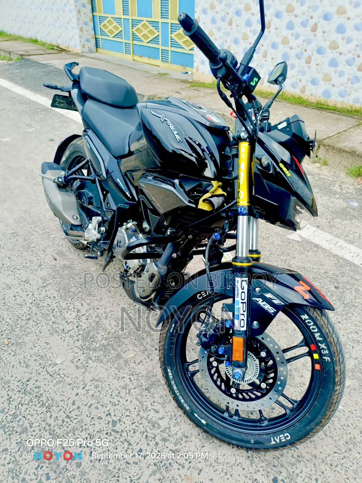 হিরো এক্সট্রিম ১২৫আর ২০২৫ কালো