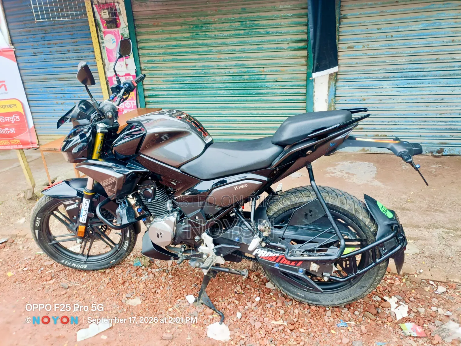 হিরো এক্সট্রিম ১২৫আর ২০২৫ কালো
