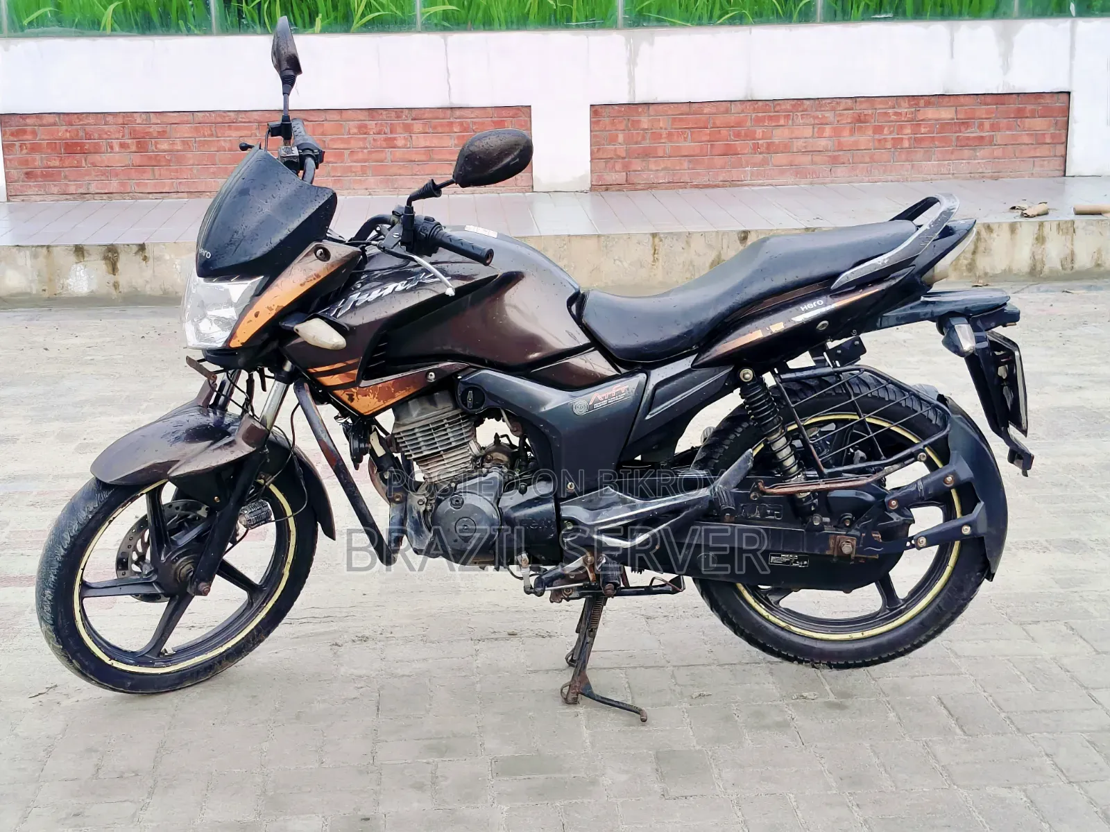 হিরো হাংক ২০১৮ কালো