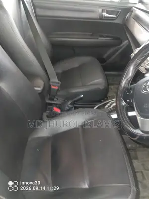 Toyota Corolla Fielder 1.5 Hybrid Front-Wheel Drive 2014 Silver