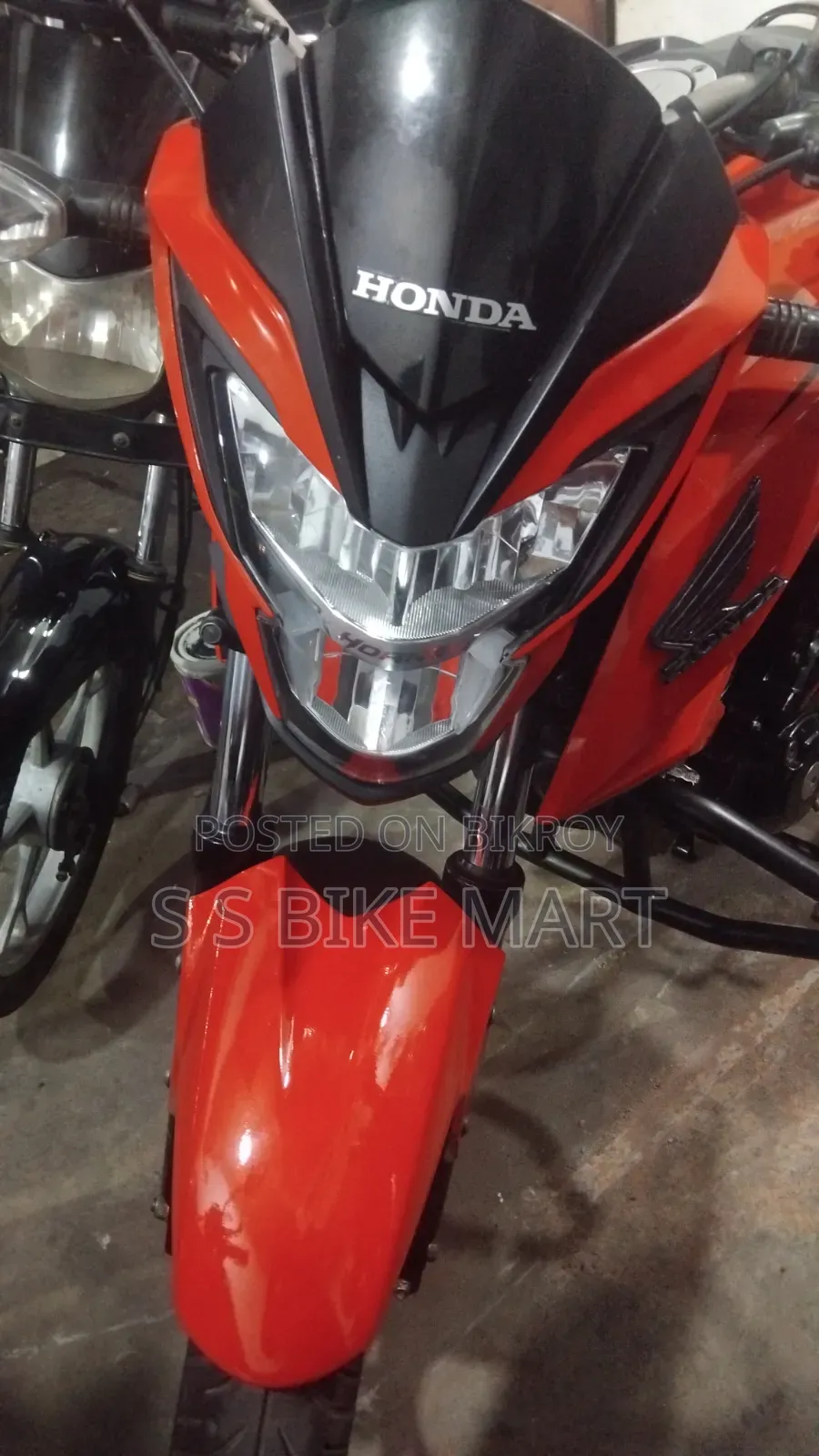 Honda Hornet 2023 Red