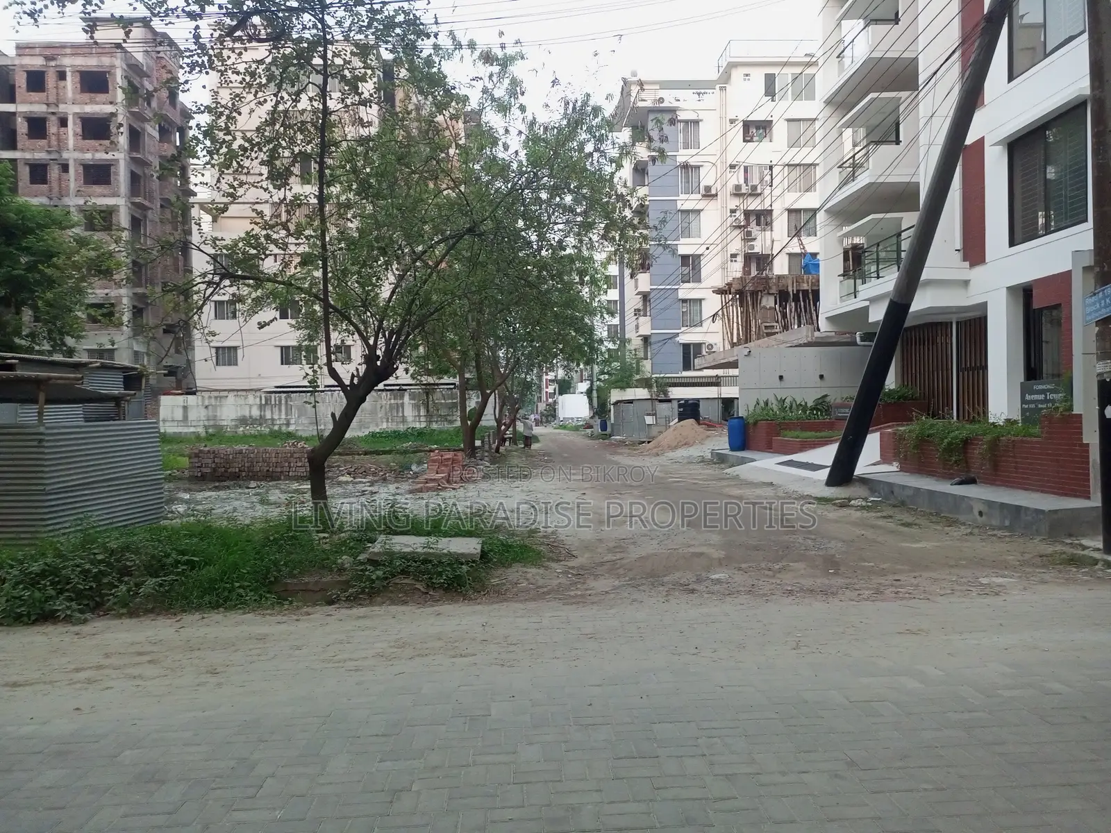 I-Block = South Face = Urgent Ready Plot Sale.