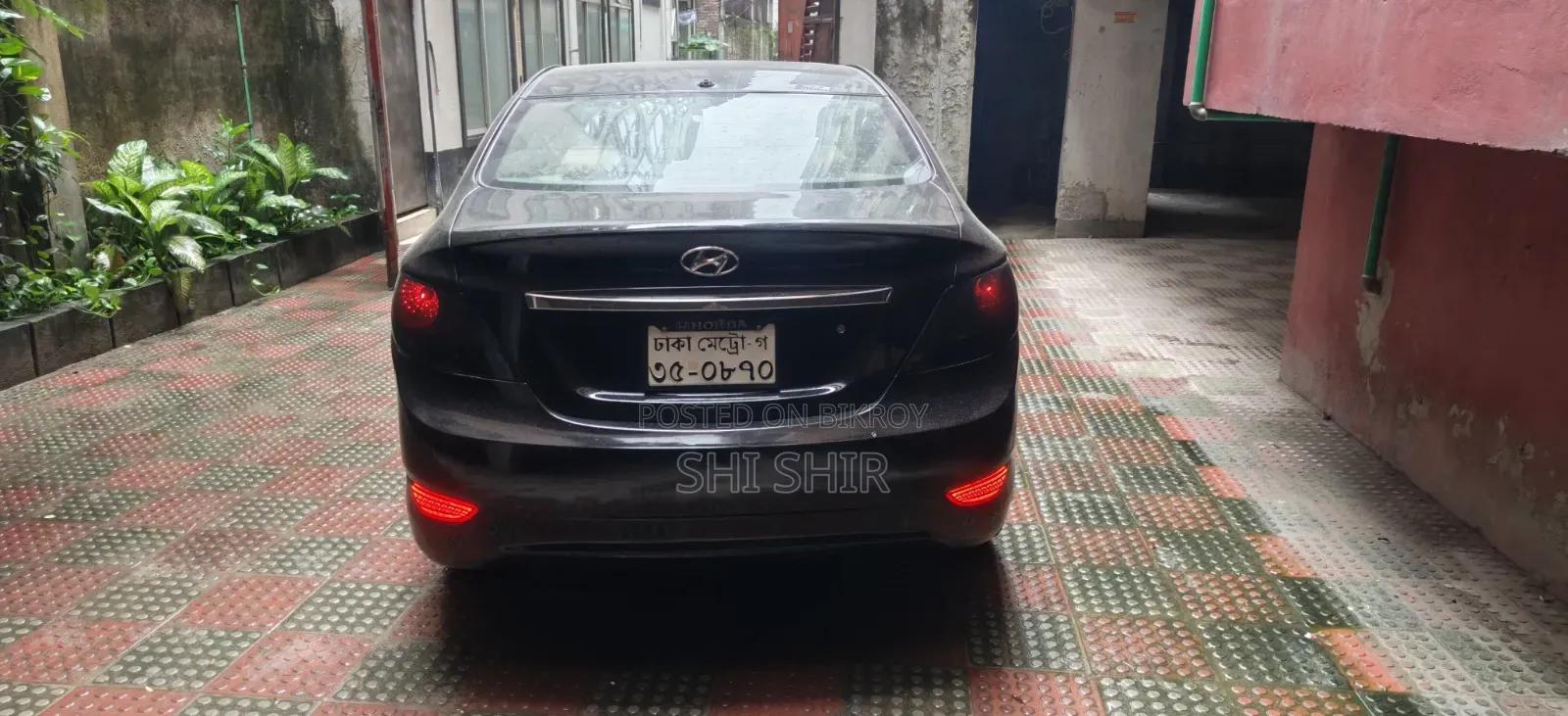 হুন্ডাই অ্যাকসেন্ট ২০১২ কালো