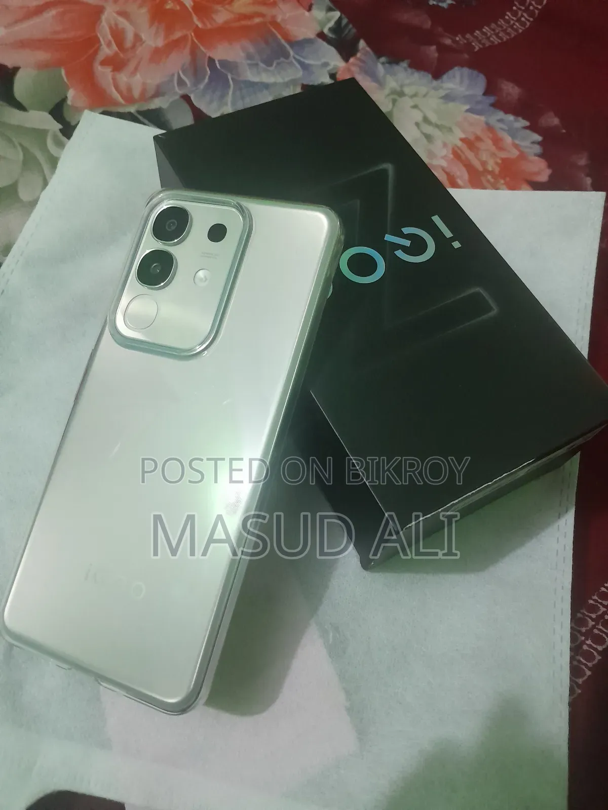 আইকিউওও জেড১০এক্স ১২৮ জিবি সাদা
