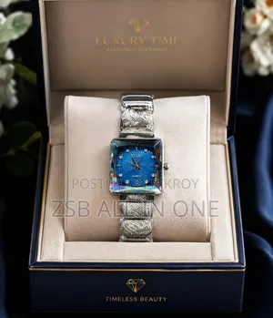 Luxury Woman— GUCCI Timepiece