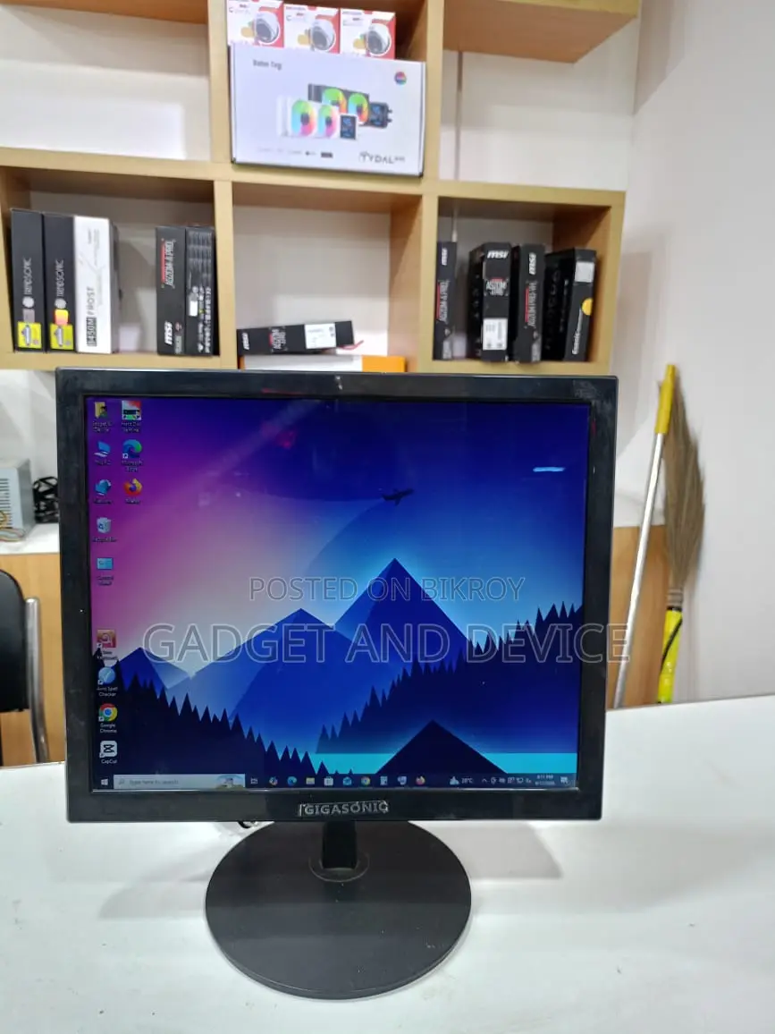 Gigasonic 17 Inch Square LED Full Fresh Monitor