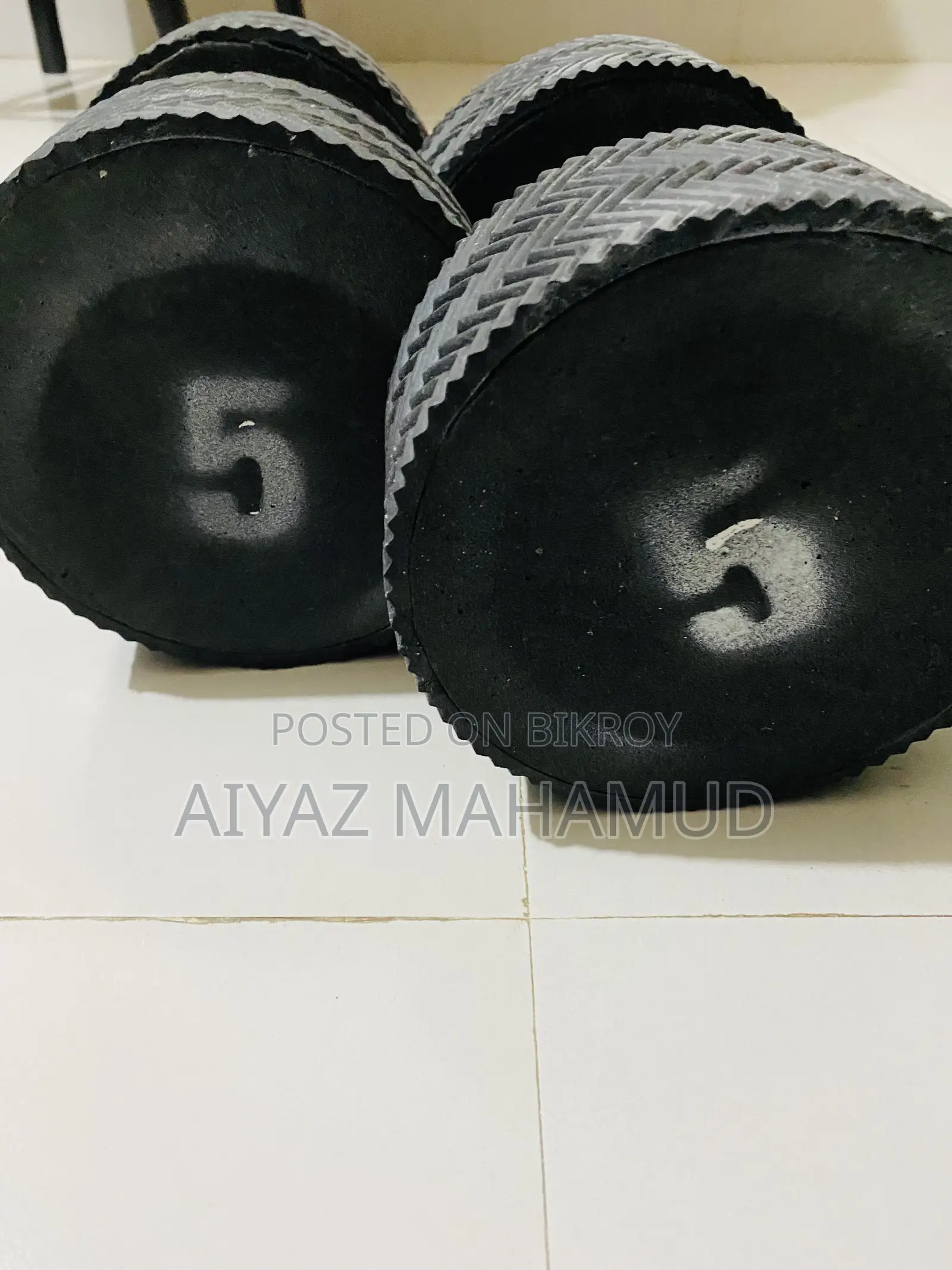 Black Colour Dumbbell