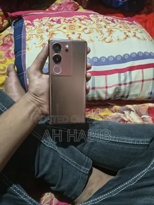 Vivo V29 5G ২৫৬ জিবি গোল্ড