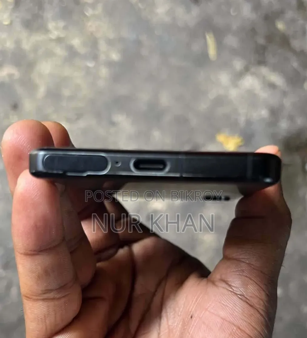 সনি এক্সপেরিয়া ৫ আইভি ১২৮ জিবি ব্ল্যাক