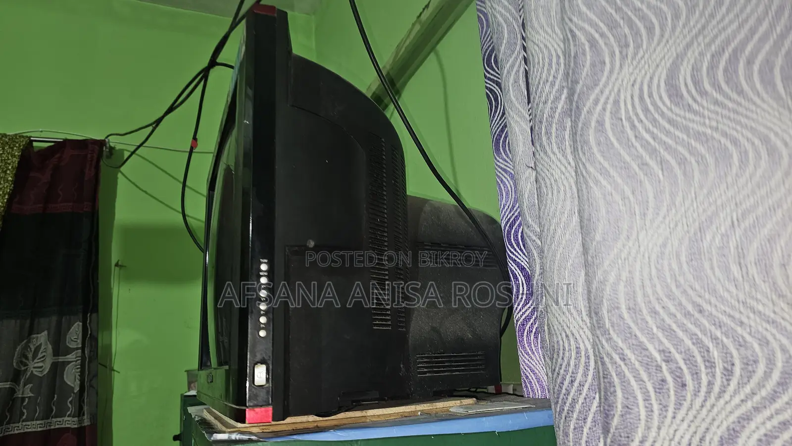 SOGOOD 16" CRT Color TV (Good Condition)