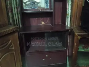 ড্রেসিং টেবিল