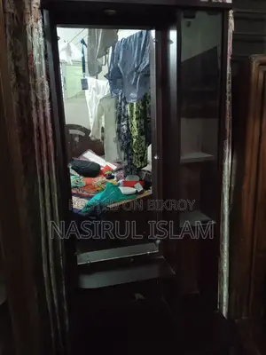 ড্রেসিং টেবিল