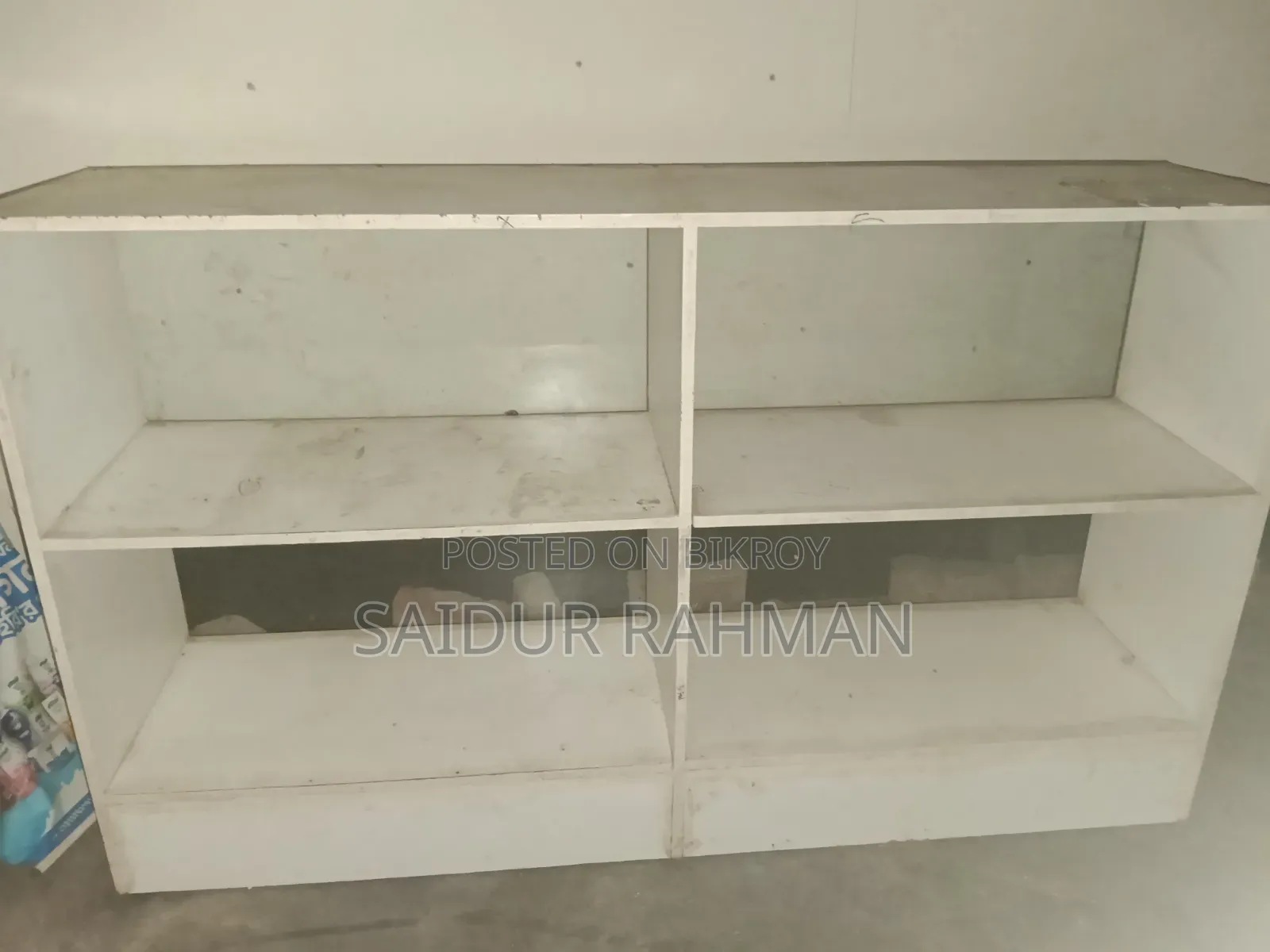 Two mahogany wood racks and one counter table will be sold