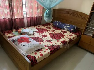 সেগুন কাঠের তৈরি মজবুত ডাবল বেড
