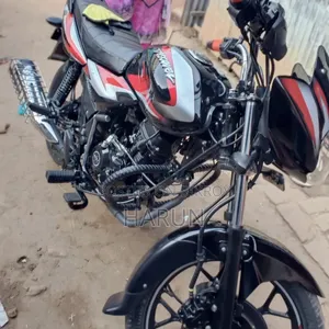 বাজাজ ডিসকভার ১১০ ২০২৫ কালো