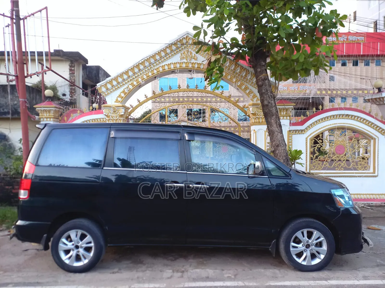 Toyota Noah 2.0 Front Wheel Drive (8 Seater) 2005 Black
