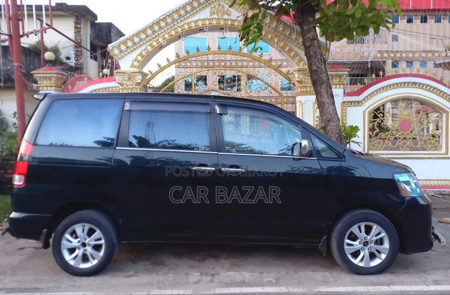 Toyota Noah 2.0 Front Wheel Drive (8 Seater) 2005 Black