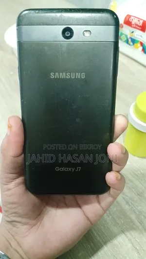 Samsung Galaxy J7 16 GB Black