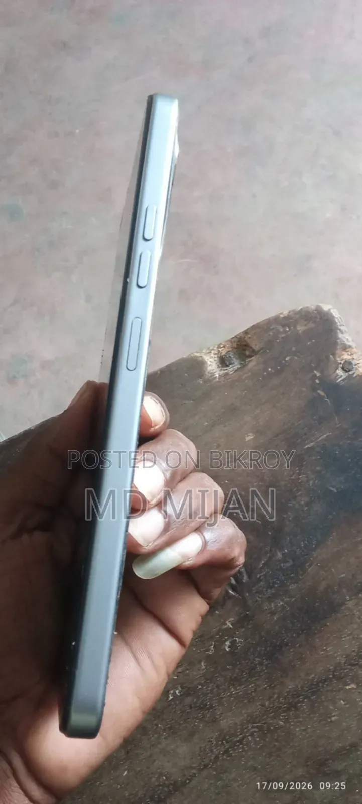 টেকনো স্পার্ক ৪০সি ১২৮ জিবি রূপালী