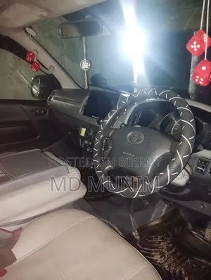 Toyota HiAce 2005 Black