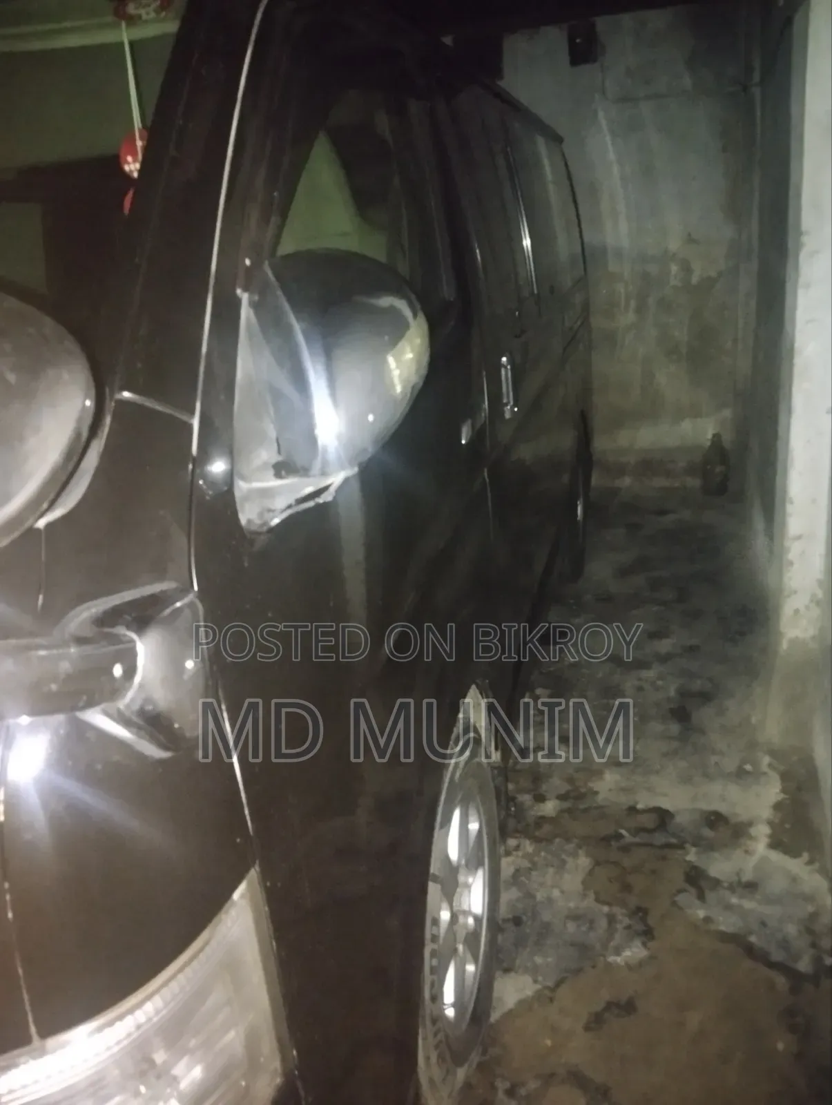 Toyota HiAce 2005 Black