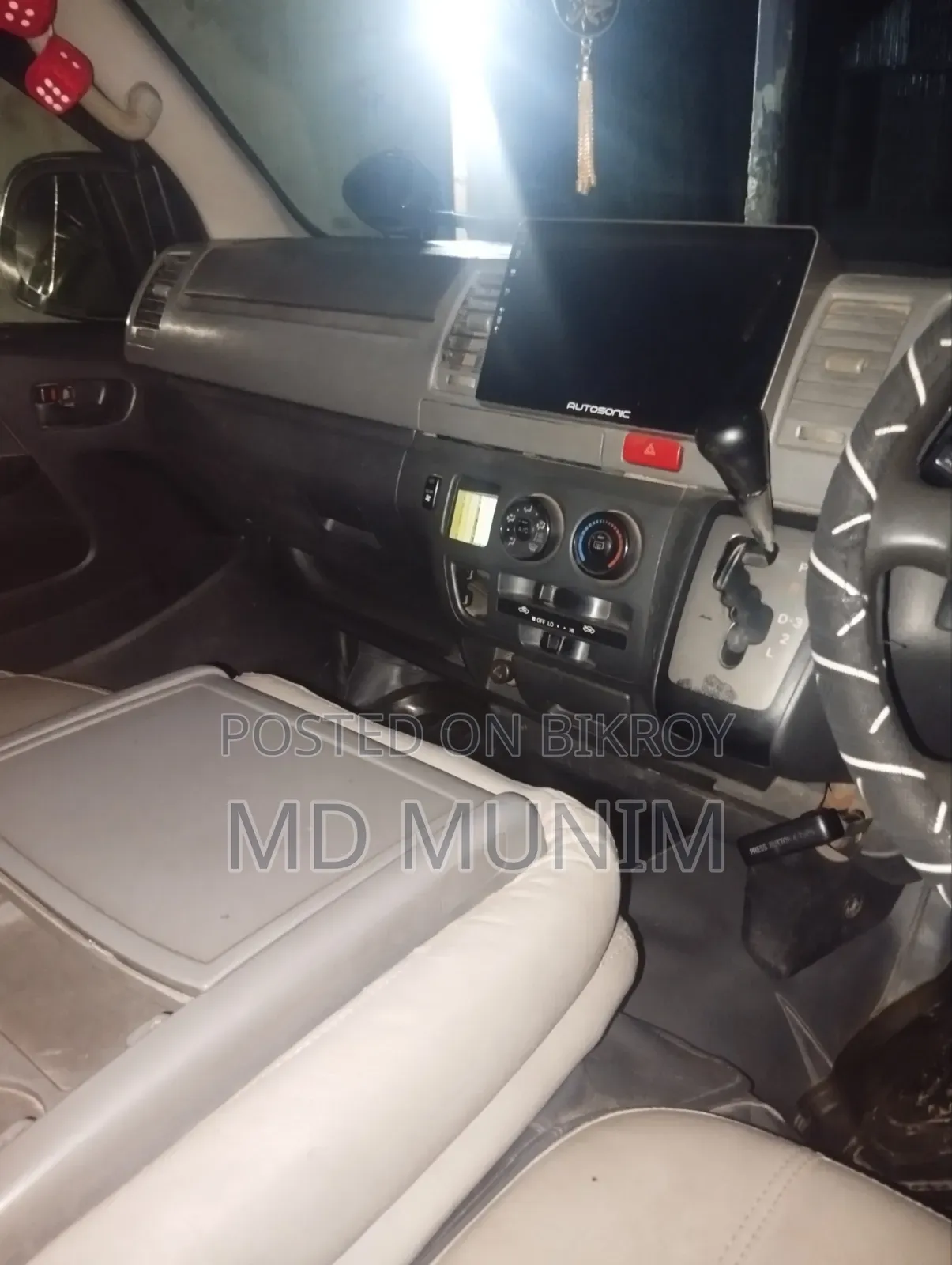 Toyota HiAce 2005 Black