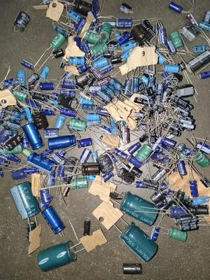 Wholesale Capacitor Lot for Sale (Intact 4.5 - 5 Thousand Pieces)
