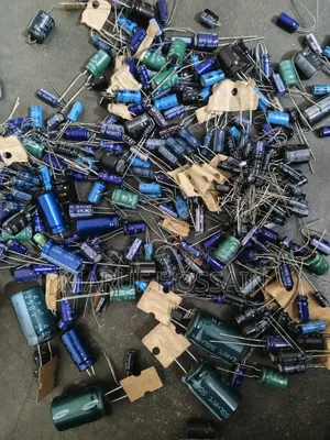 Wholesale Capacitor Lot for Sale (Intact 4.5 - 5 Thousand Pieces)