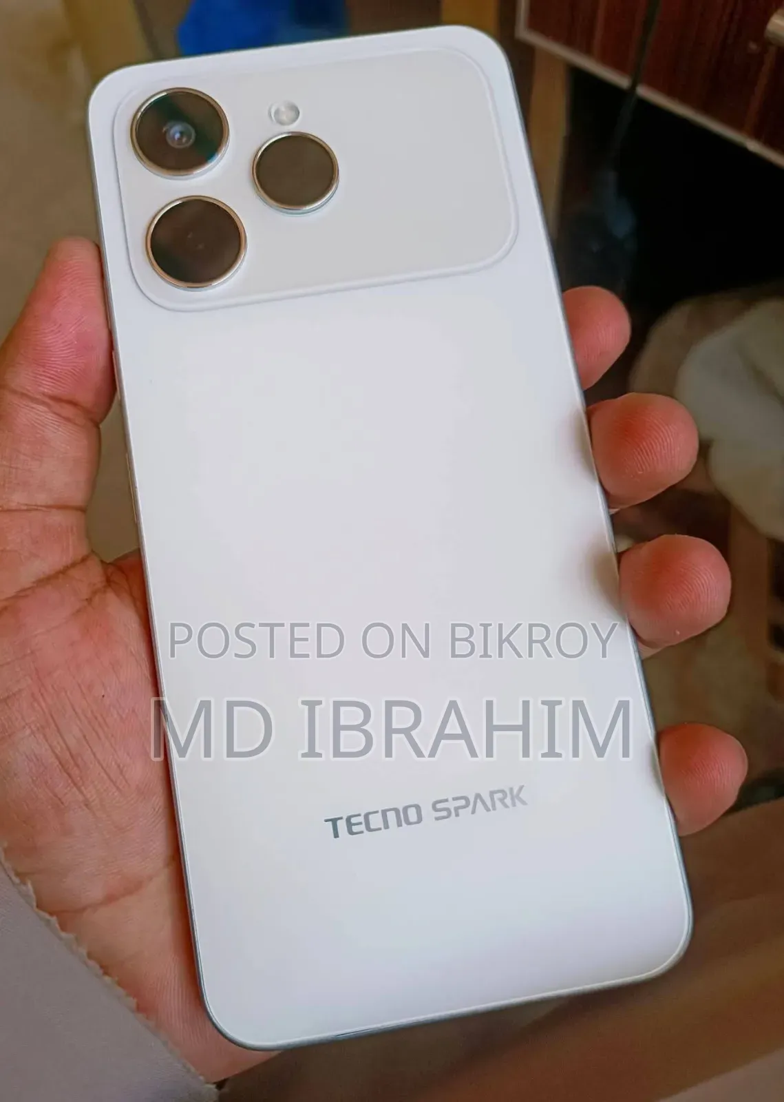 টেকনো স্পার্ক ৪০ ১২৮ জিবি হোয়াইট