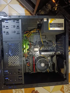 Desktop Computer 4GB AMD Ryzen 3 SSD 256GB