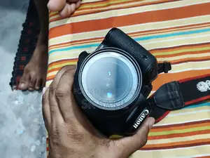 ক্যানন ৭০০ডি