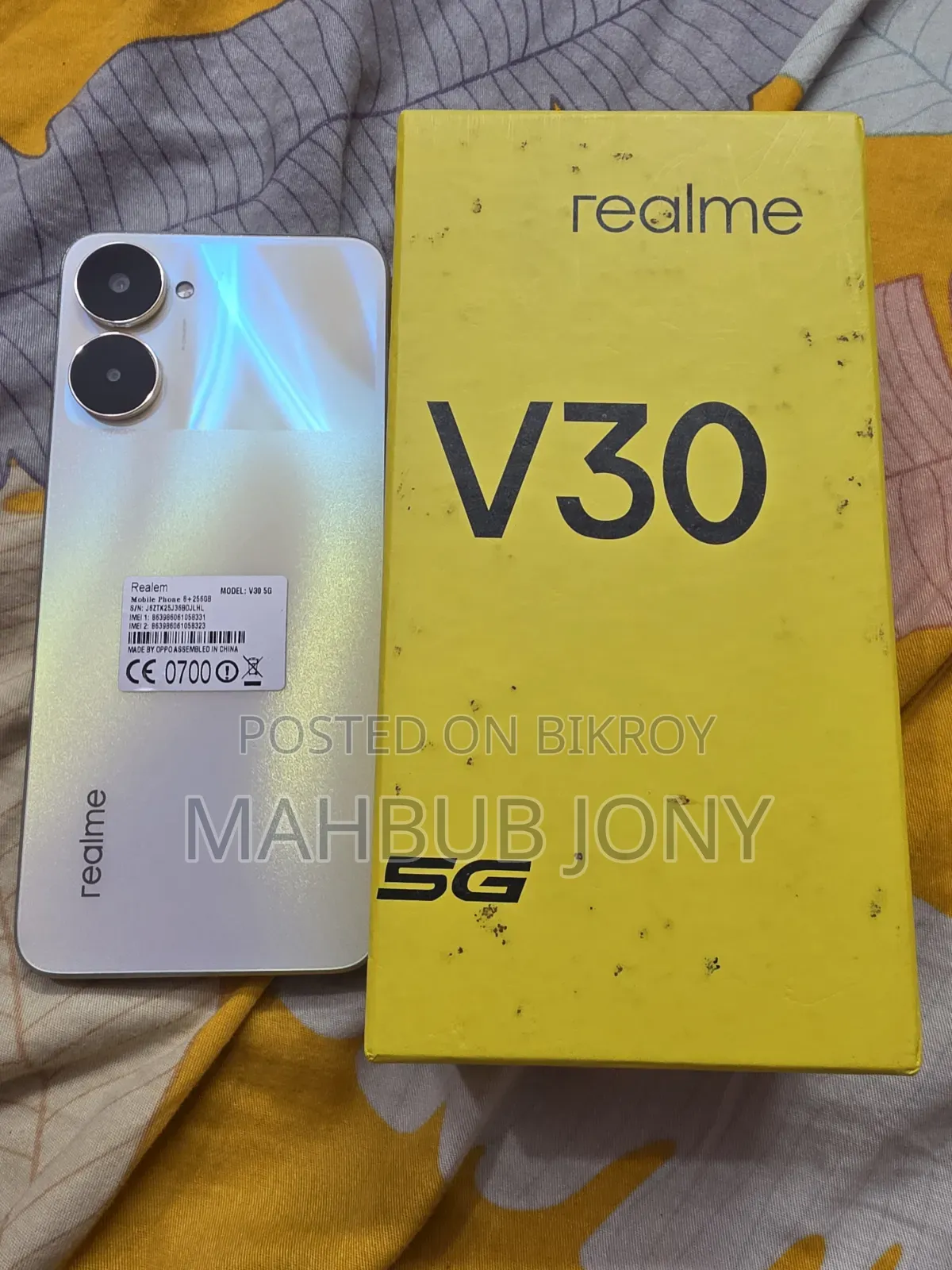 রিয়েলমি ভি৩০ ১২৮ জিবি গোল্ড