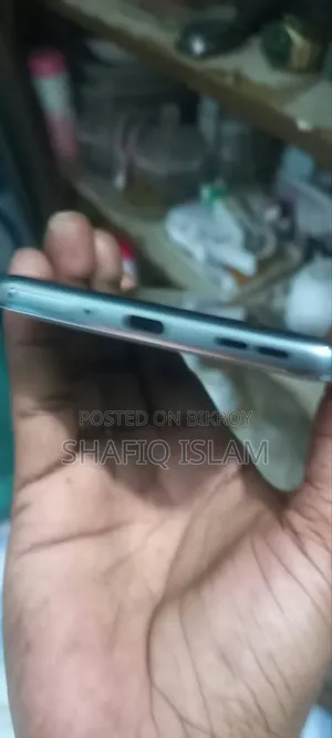 মোটর চলা এজ ৬০ প্রো ২৫৬ জিবি সিলভার